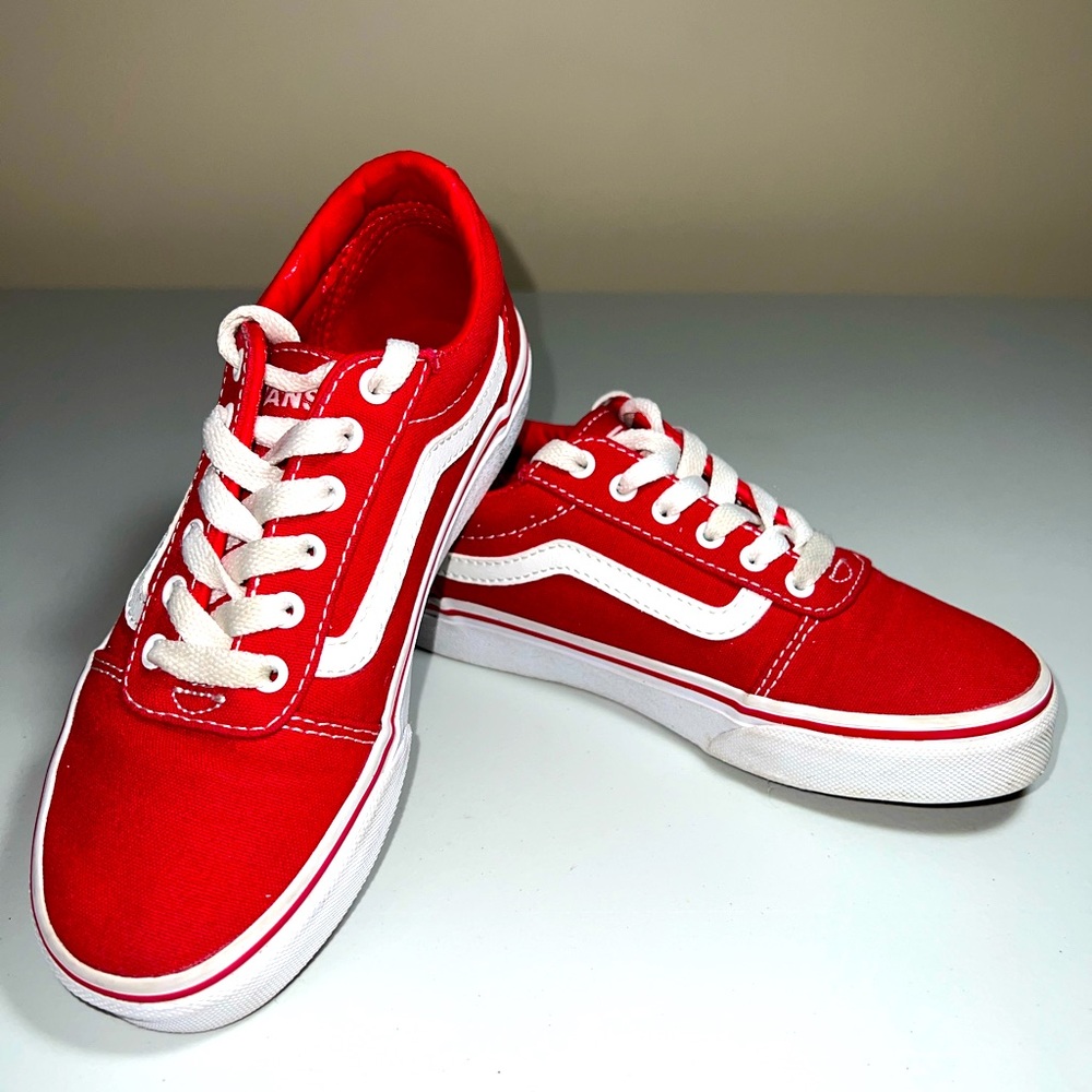 Vans - Kids Old Skool  Vans Red Canvas Skate shoes size 1